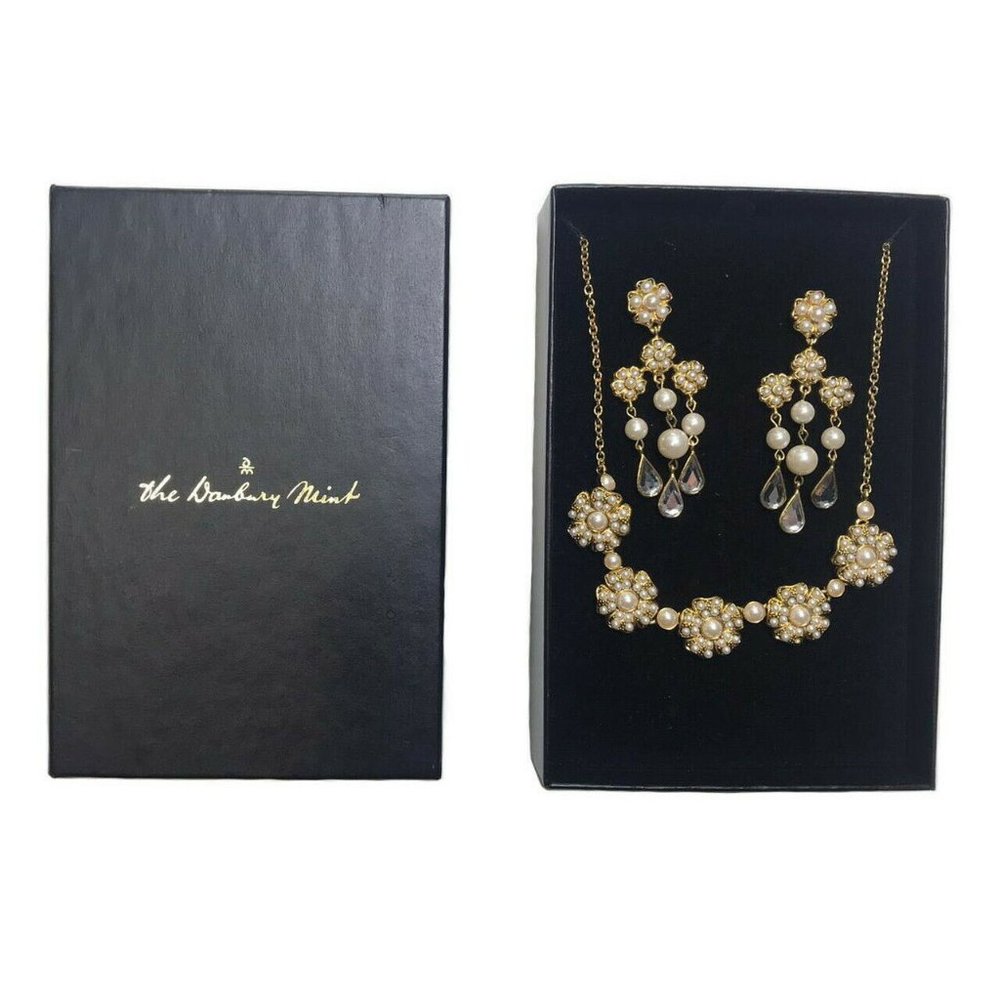 The Danbury Mint Necklace and Dangle Drop Earrings
